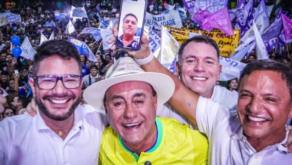 Em chamada de vídeo, Bolsonaro parabeniza Bocalom e Alysson: "Que a direita volte a governar esse país