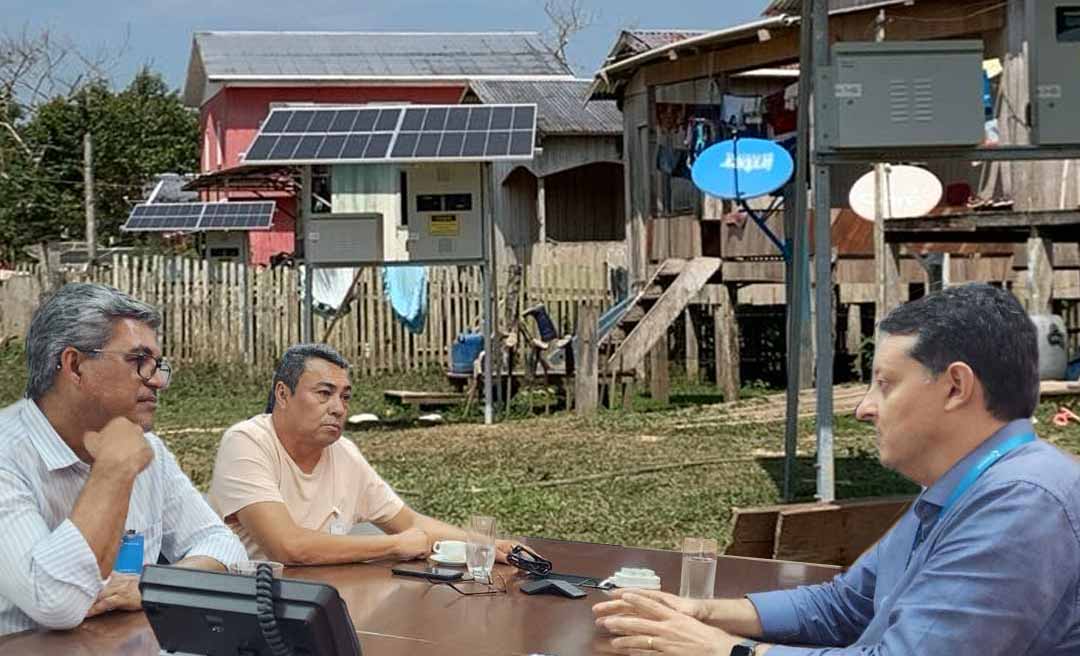 Após luta de Elson Farias e Edvaldo Magalhães, Comunidade Novo Porto, em Jordão, sai da ‘escuridão’ com instalação de placas solares