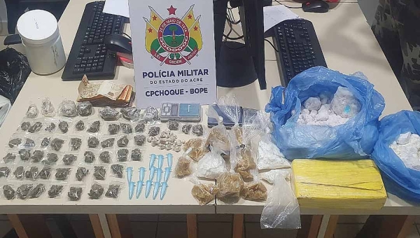 Guarnição da Polícia Militar prende dupla em flagrante por tráfico de drogas no Oscar Passos