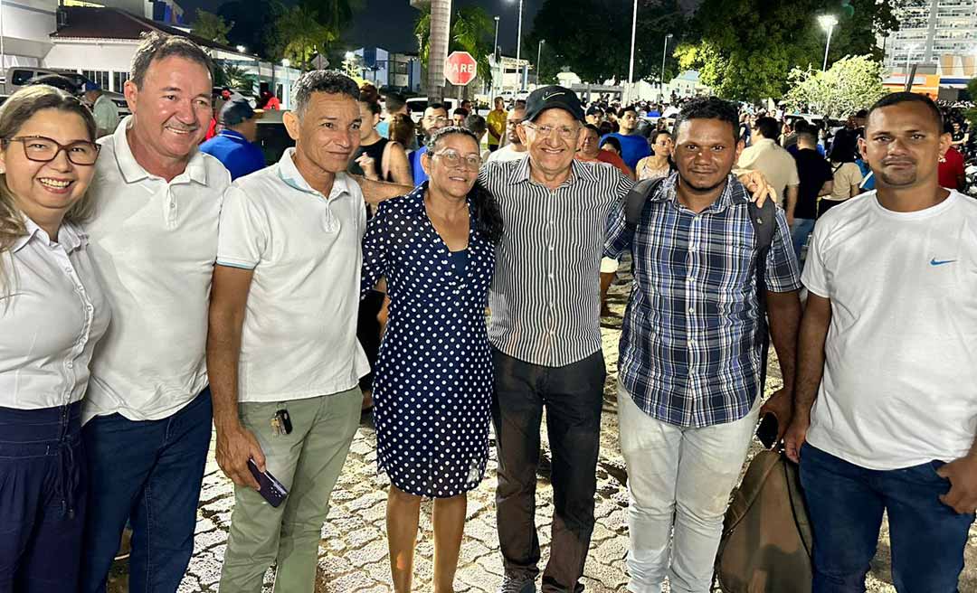 Francisco Piaba é recebido com carinho durante convenção partidária no Sesc Bosque