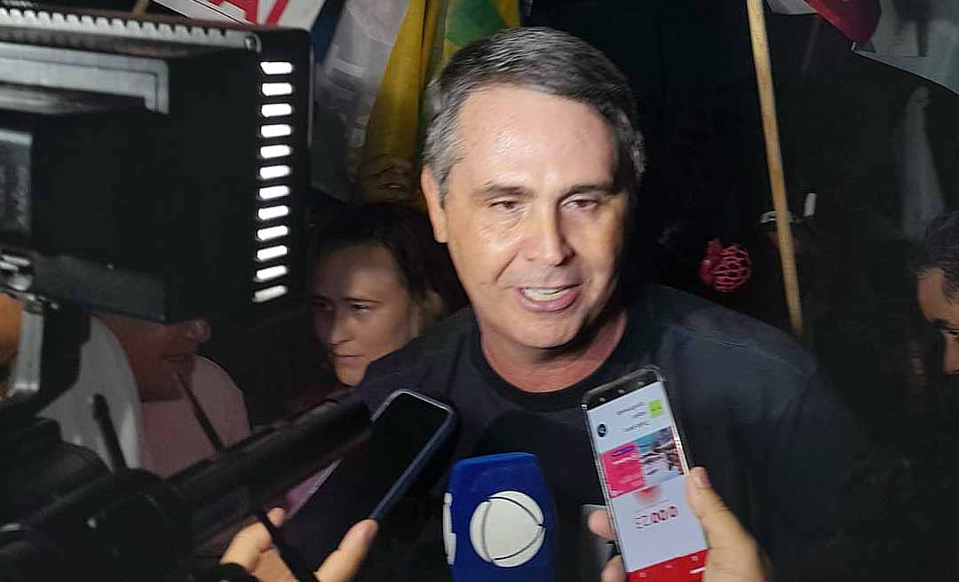 "Rio Branco merece mais", dispara Marcus Alexandre na chegada ao evento que homologa sua candidatura