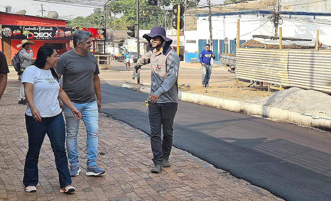 Sob o comando de Rosana Gomes, ruas históricas do Quinari recebem camada asfáltica