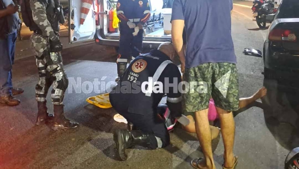 Mulher fica ferida após colisão entre carro e moto na Ceará; motorista teria invadido preferencial