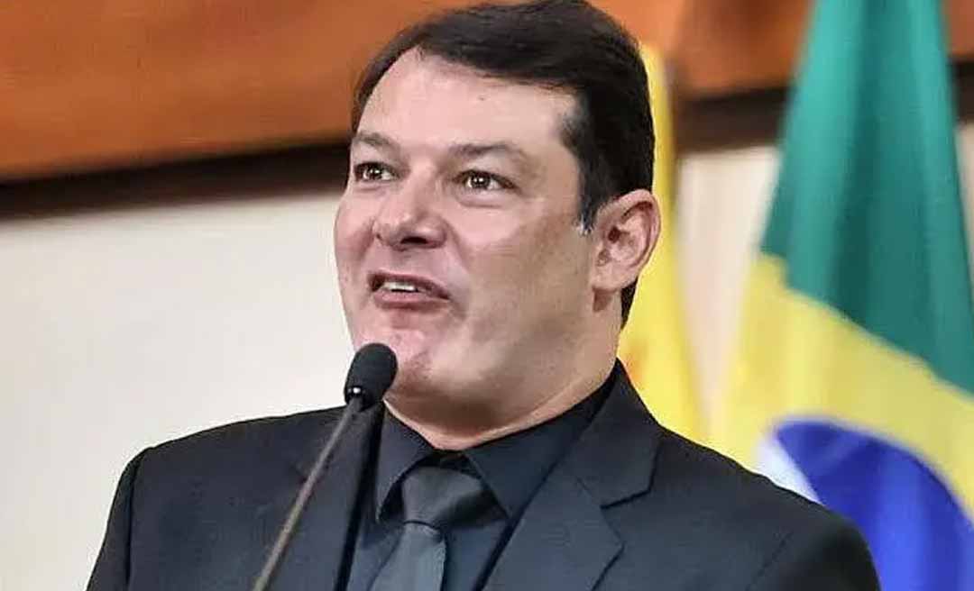 Depois de ironizar, chamar de pica-pau e 'bater' em Marcus Alexandre, conservador declara apoio ao pré-candidato emedebista