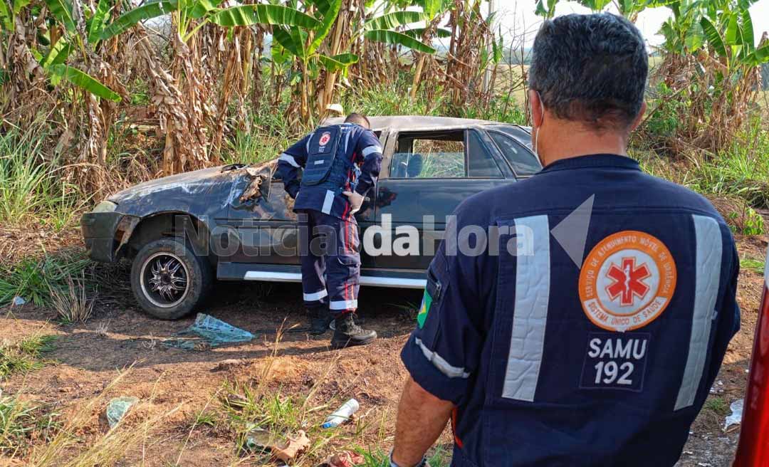 Motorista morre após ser arremessado de carro na Transacreana; dois ficam feridos