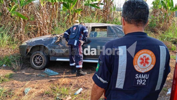 Motorista morre após ser arremessado de carro na Transacreana; dois ficam feridos