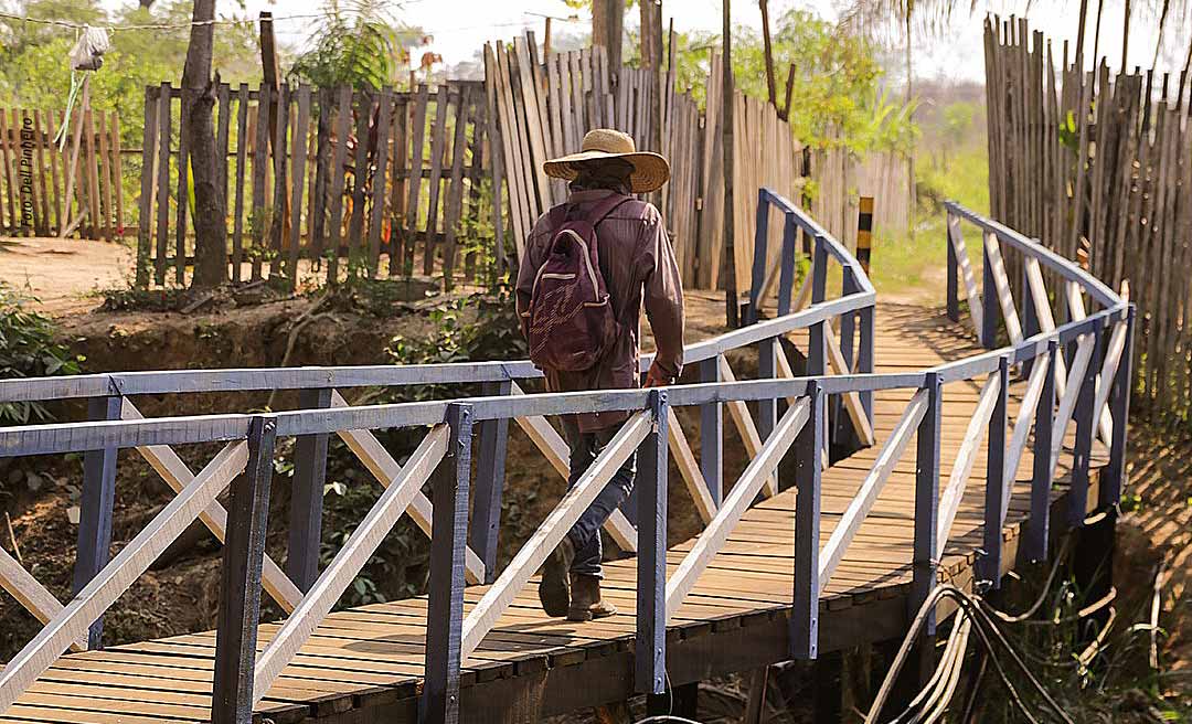 Prefeitura de Rio Branco conclui construção de nova ponte e limpeza de córrego no Ouricuri