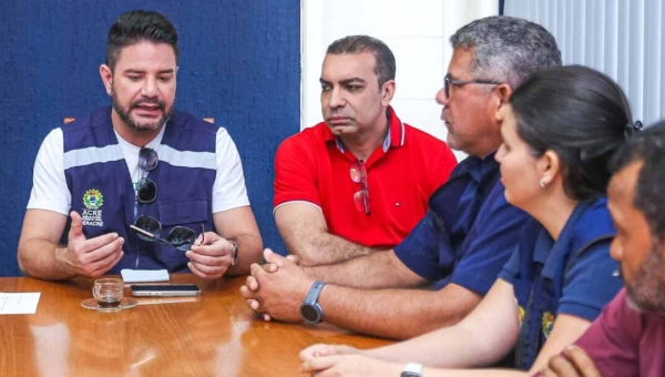 Gladson visita o Deracre em Cruzeiro do Sul, celebra avanços e estabelece novas metas para o desenvolvimento