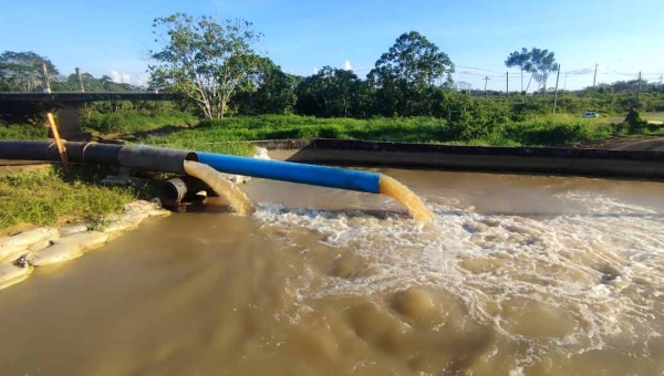 Em Rio Branco, ETAs I e II estão captando quase dois mil litros por segundo para manter abastecimento