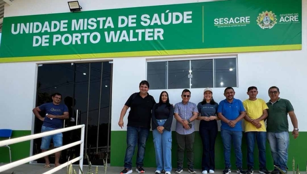 Vice-governadora Mailza Assis reafirma compromisso com a saúde em Porto Walter