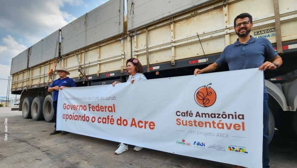 ABDI entrega equipamentos do Complexo Industrial do Café durante a ExpoJuruá