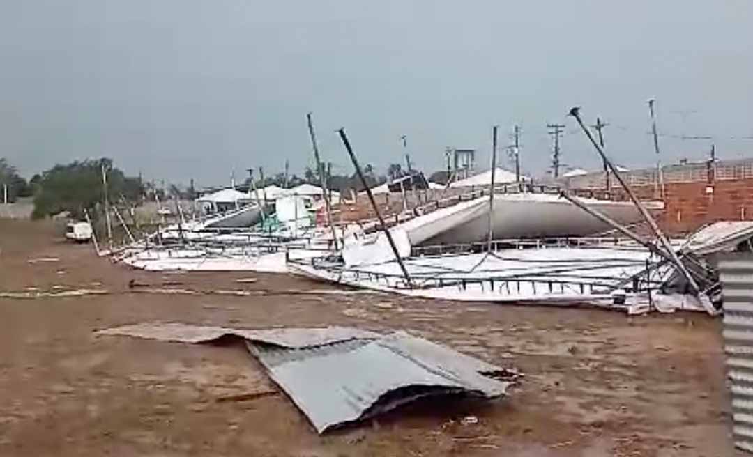 Temporal destrói tendas do espaço de restaurantes da Expoacre Juruá, em Cruzeiro do Sul