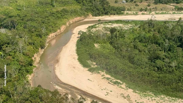 Desmatamentos e queimadas no entorno de terras indígenas no Vale do Juruá ameaçam a vida e o equilíbrio ambiental, mostra relatório