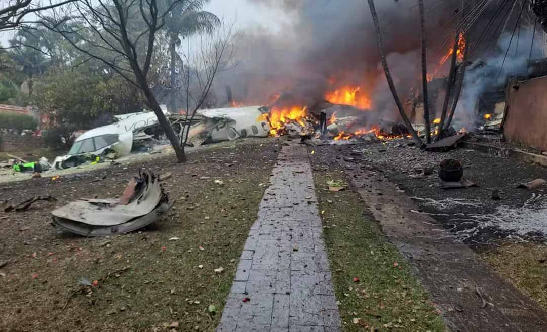 Avião com 62 pessoas a bordo cai em Vinhedo, no interior de SP; vídeo mostra queda