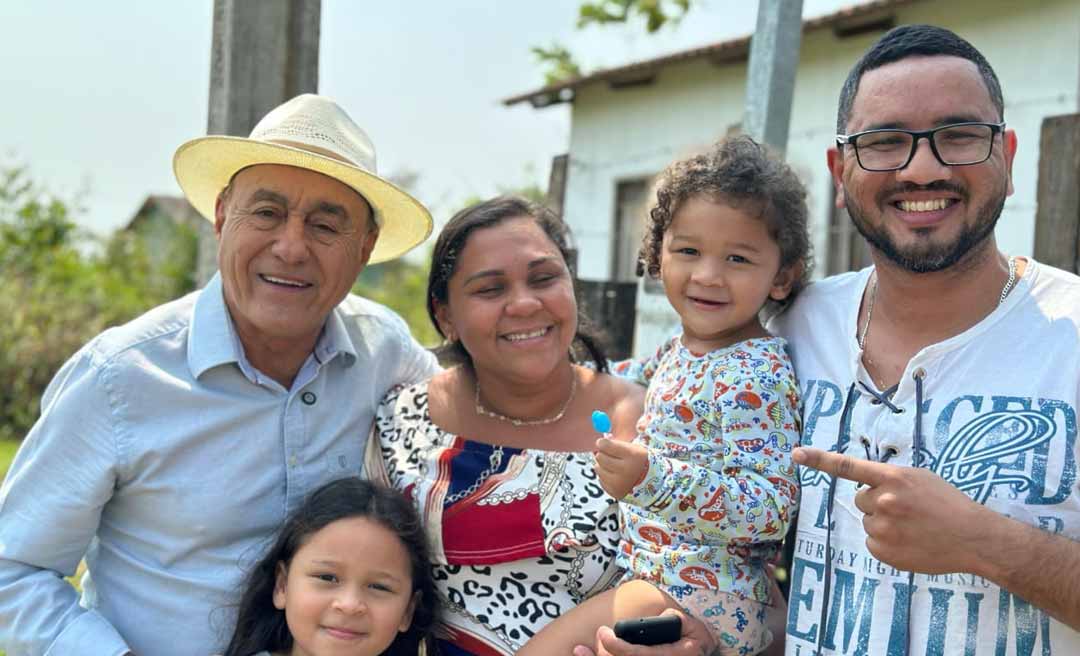 Bocalom visita obras no Belo Jardim I: "É uma satisfação poder ver a alegria da nossa gente"