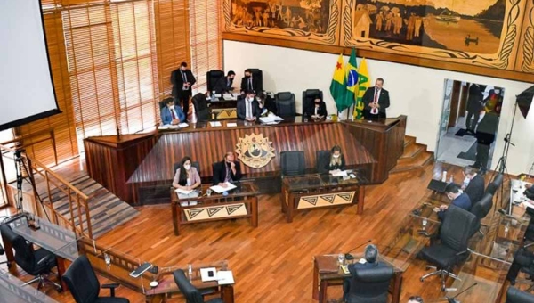 Gladson veta lei que garantia título definitivo a moradores de polos agroflorestais com mais de cinco anos na terra; deputados podem derrubar