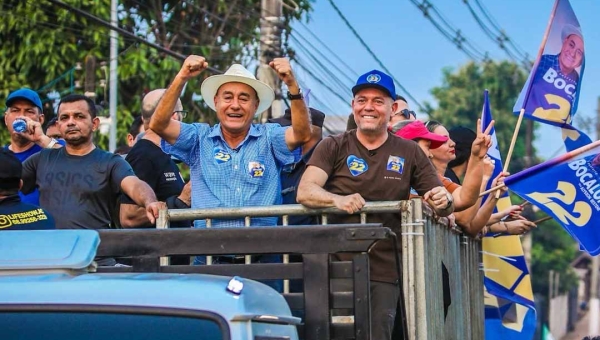 Com grande concentração de pessoas, Bocalom realiza carreata do Manoel Julião ao Lago do Amor