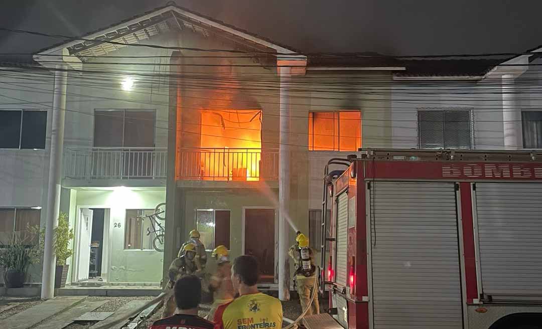 Residência pega fogo no Riviera Dei Fiori, em Rio Branco; incêndio teria começado no ar-condicionado