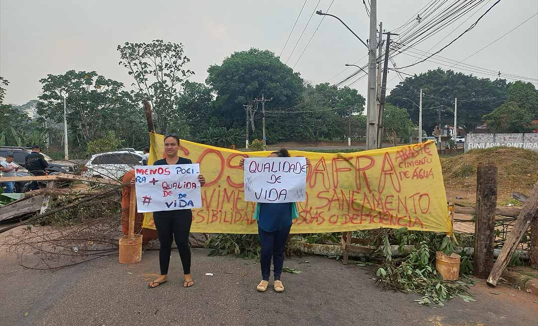 Cobrando pavimentação e rede de água e esgoto, moradores do Joafra fecham ruas