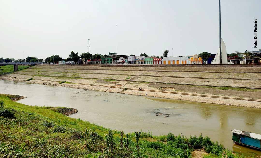 Situação crítica: Rio Acre está a 11 centímetros da menor marca histórica na Capital