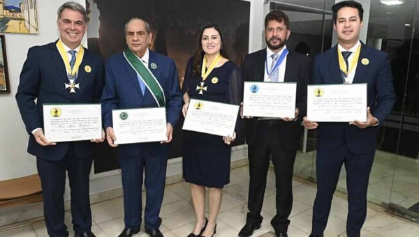 Presidente do Sistema Fecomércio-Acre é condecorado com a Ordem do Mérito Anhanguera em Goiás