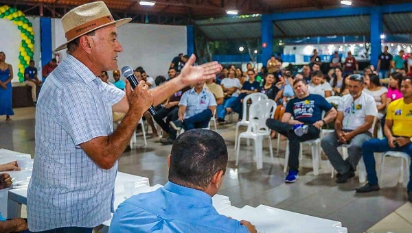 Bocalom recebe apoio de servidores do Instituto Socioeducativo do Acre durante encontro no Clube dos Oficiais da PMAC