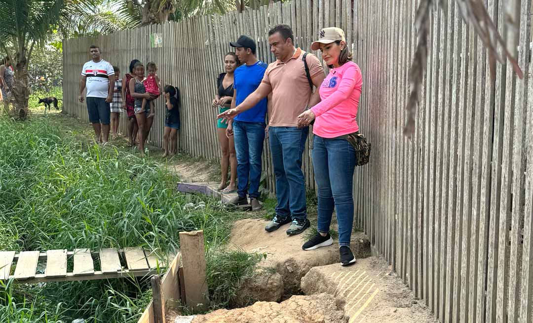 No “Buraco do 15” Jéssica Sales visita famílias à beira do esgoto: “impressionada com a falta de gestão”