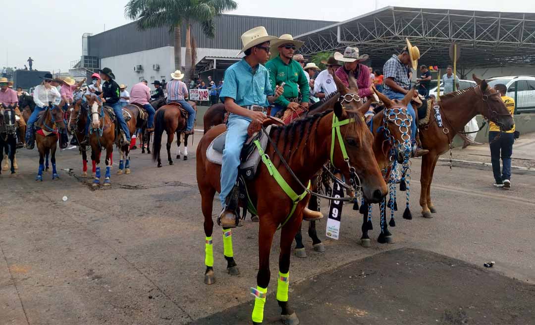 Cavalgada 2024: público se concentra na Via Chico Mendes