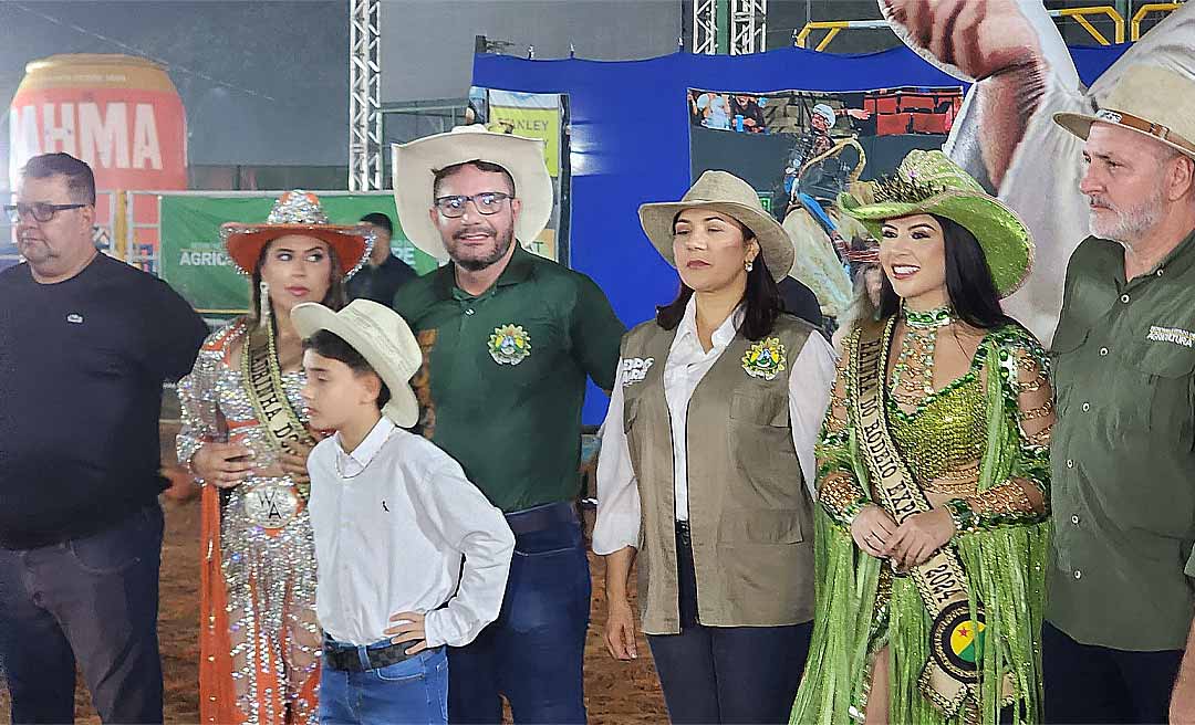 Abertura do rodeio marca primeira noite da Expoacre 2024