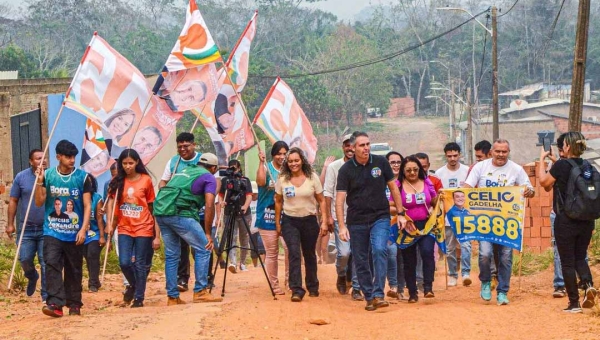 Marcus Alexandre faz caminhada no Loteamento Santa Mônica e se compromete a trabalhar na recuperação das ruas do bairro