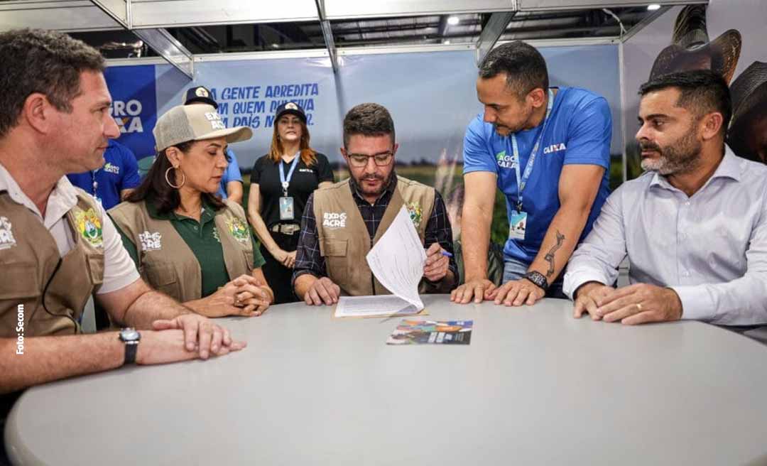 Gladson assina contrato para construção de 250 novas unidades habitacionais na Cidade do Povo