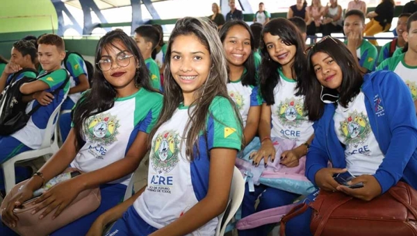 Aulas nas escolas do Estado foram suspensas nesta quinta-feira por causa da fumaça, avisa secretário