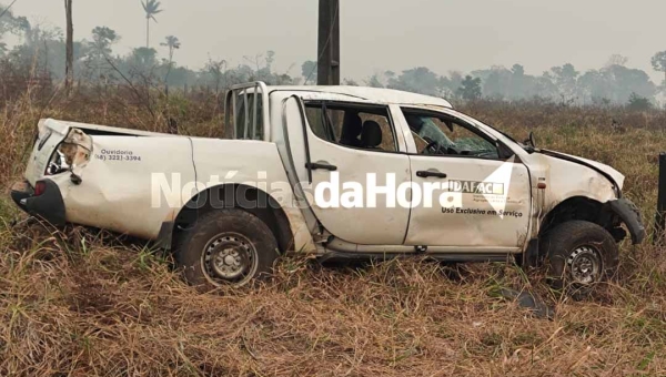 Funcionários do Idaf sofrem acidente na BR-364, próximo a posto de fiscalização da Receita Federal