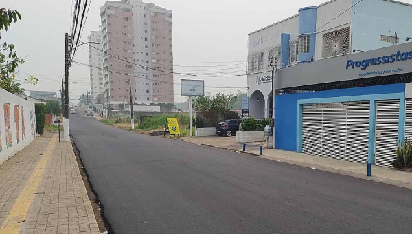 Rua em que Bocalom virou meme por causa de buraco recebe Asfalta Rio Branco