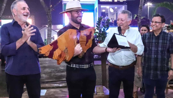 Secretaria da Agricultura do Acre homenageia pioneiros do agronegócio; ex-governador Orlei Cameli é destacado