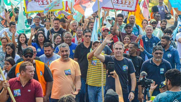 Marcus Alexandre faz caminhada no Taquari, relembra trabalho e se compromete a fazer investimentos no bairro