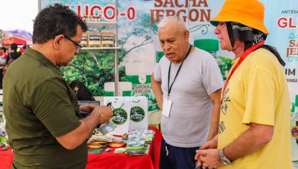 Empreendedor peruano revoluciona tratamento para diabetes com produto à base de planta nativa na Expo Amazônica