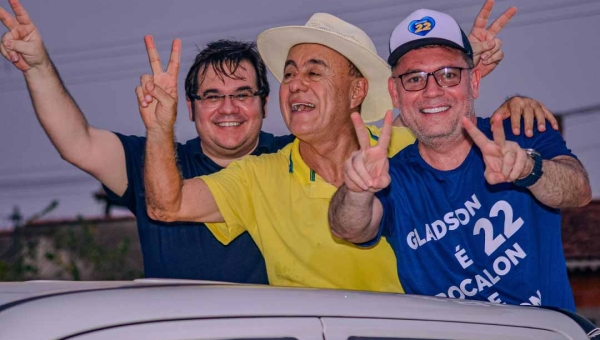 “O apoio popular me dá ainda mais força para seguir em frente!”, diz Bocalom durante carreata na Baixada da Sobral que reuniu mais de 2 mil veículos