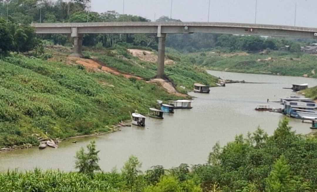 Com 32 centímetros, rio Iaco atinge o menor nível da história em Sena Madureira