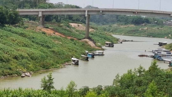 Com 32 centímetros, rio Iaco atinge o menor nível da história em Sena Madureira