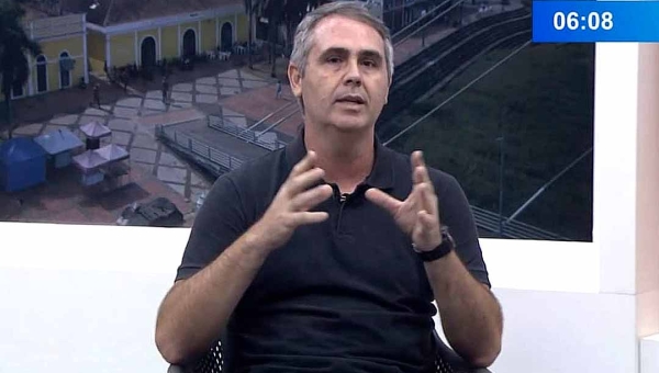 Na TV, Marcus fica incomodado ao ser perguntado sobre seu passado político e diz: “Tem perguntas sobre o passado que não sei que importância teria para discutir o presente”