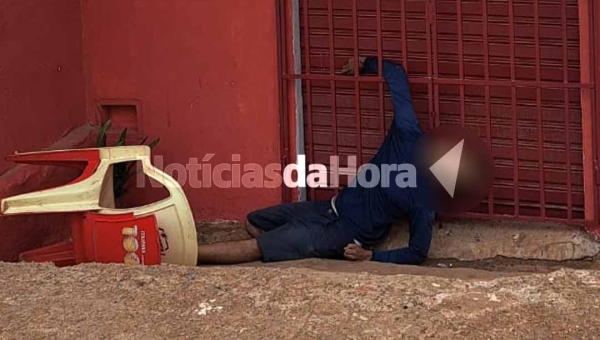 Homem é encontrado morto com braço preso em grade de distribuidora em Rio Branco