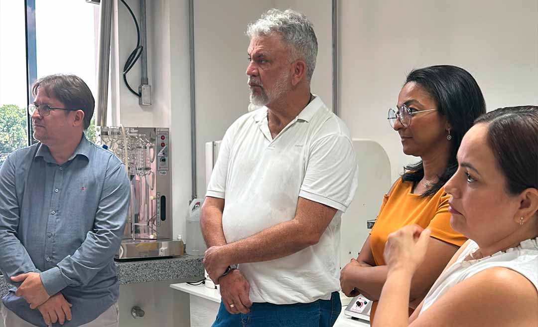 Petecão visita Ufac e destaca investimentos de R$ 300 mil em equipamentos nos laboratórios de agronomia