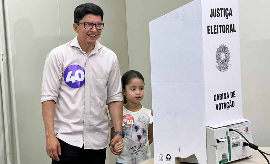 Jenilson Leite é um dos primeiros candidatos a ir às urnas neste domingo