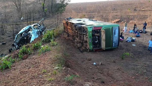 Acidente envolvendo ônibus na BR-364 deixa duas vítimas fatais, próximo à cidade Pimenta Bueno