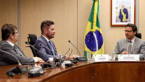 Em Brasília, Gladson pede ao governo Lula apoio para projeto de recuperação da bacia do Igarapé São Francisco