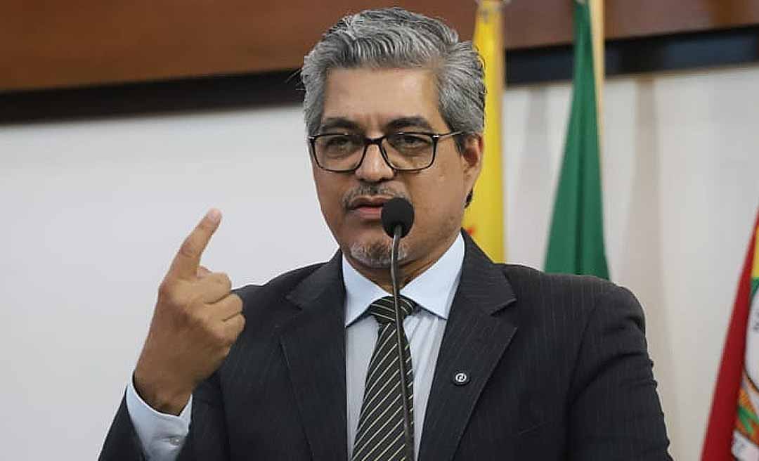 Edvaldo Magalhães vai à Justiça pedir suspensão da 'videoaula' do edital do concurso da Educação