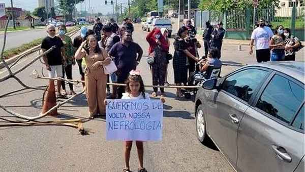 Mudanças no setor de nefrologia da Fundhacre geram protestos; secretário de Saúde do Acre defende decisão