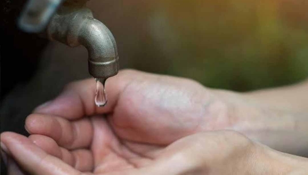 Mais de 40 bairros ficam sem água em Rio Branco por falta de energia em reservatório