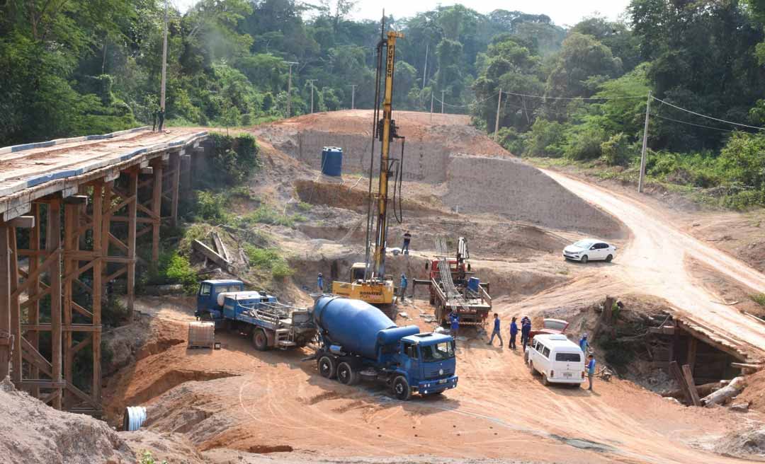 Deracre inicia fundação de ponte de concreto no Ramal dos Paulistas em Porto Acre